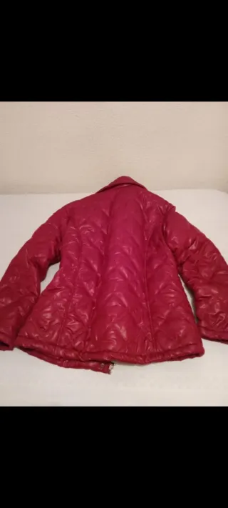 CAZADORA ACOLCHADA CON REGALO 