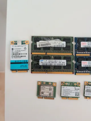 Memorias RAM y Módulos WiFi