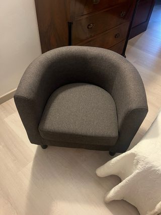 Butaca de tela gris