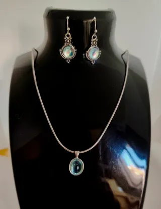 Conjuntos de collar y pendientes de piedras 