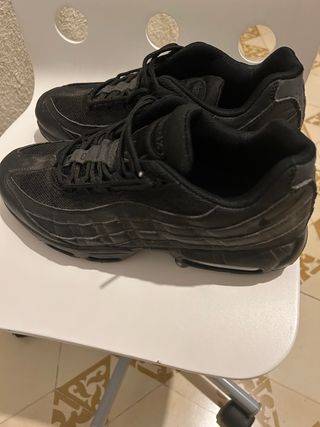 Nike Air Max 95 Negras