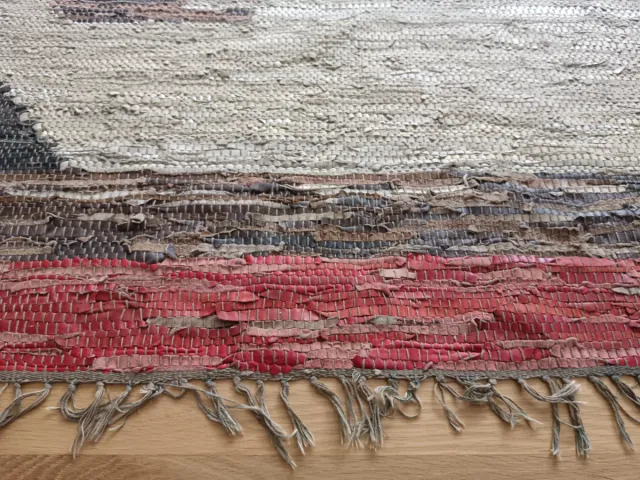 Alfombra de cuero.  Medidas 1,70x 1,25