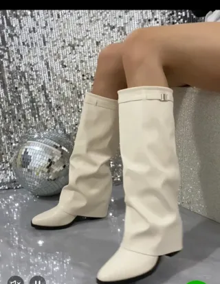 Botas blancas altas