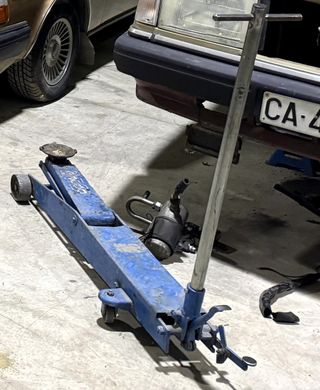 Gato hidráulico de taller azul