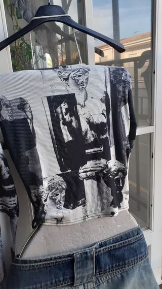 Top PrettyLittleThing estampado S