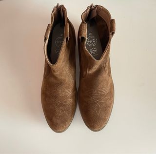 Botines cowboy ante marrón talla 40
