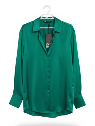 Camisa Zara verde satinada