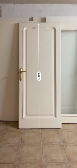 Puertas madera estilo Modernista pintadas blancas