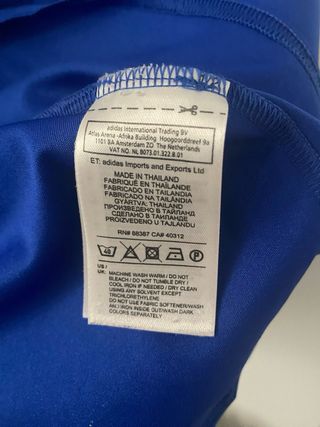 Camiseta deportiva Adidas azul y blanca Talla S