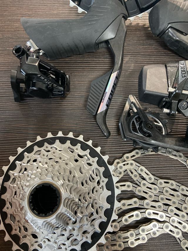 Grupo SRAM Force 12V AXS