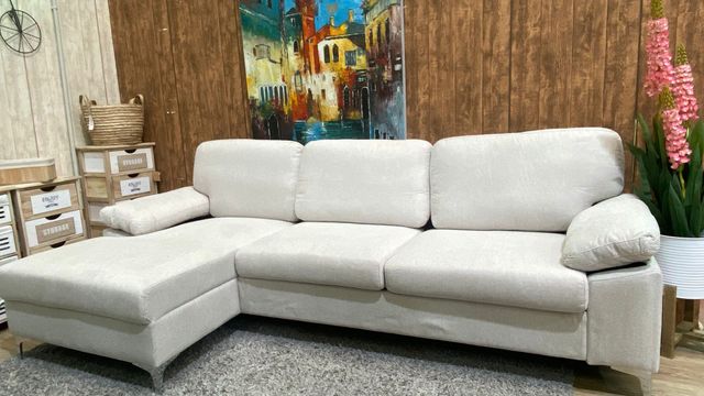 Sofá seccional beige tela