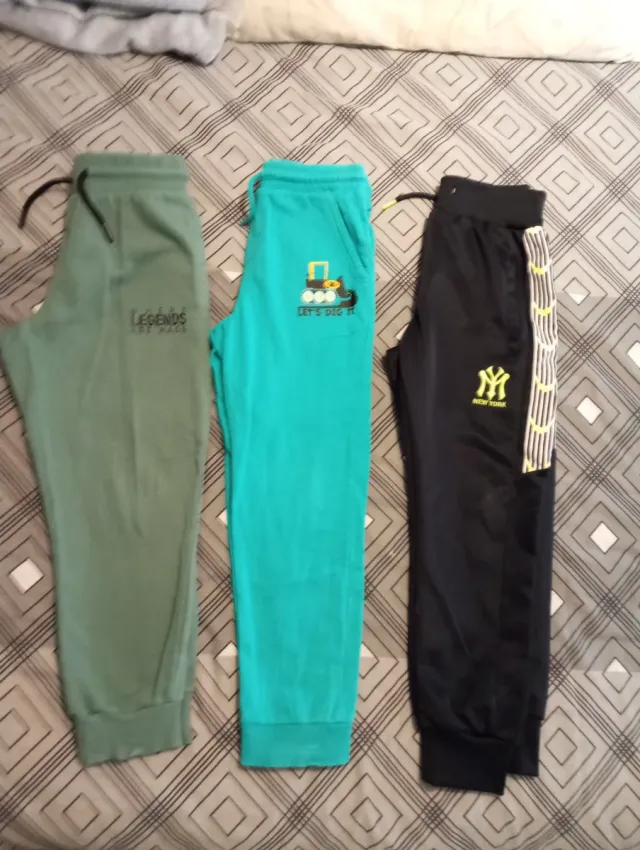 LOTE DE 24 PRENDAS DE ROPA NIÑO 122-128