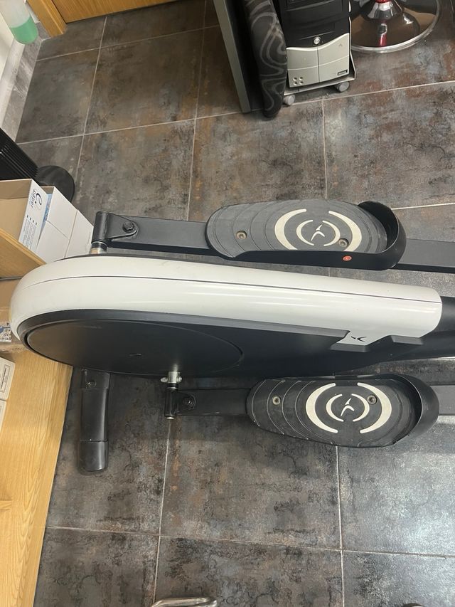 Elíptica negra DOMYOS