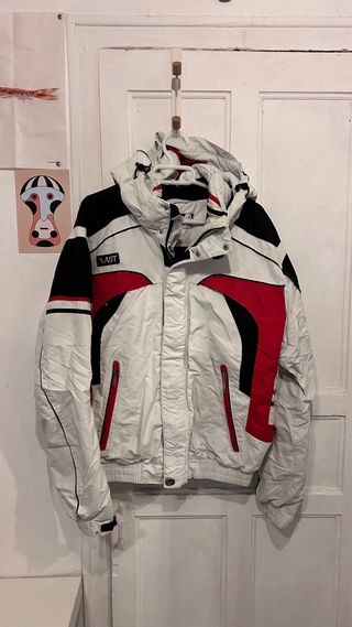 Chaqueta AST blanca y roja esquiar 