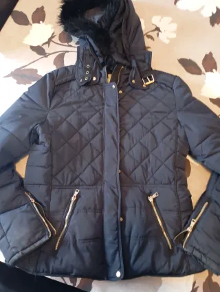 Chaqueta acolchada Bershka XL con capucha