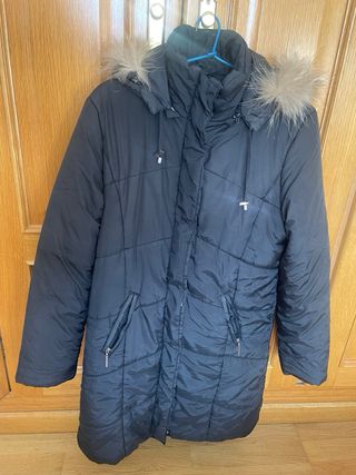 Abrigo acolchado negro talla 40