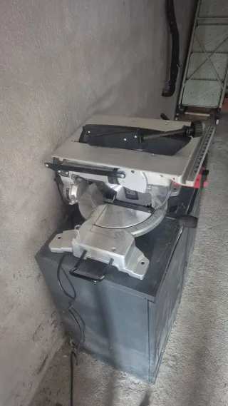 Ingletadora de madera