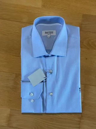 Camisa azul cielo talla M