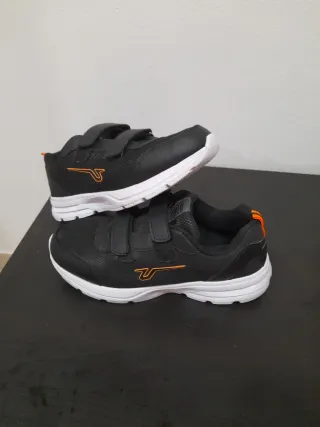 Zapatillas deportivas talla 42