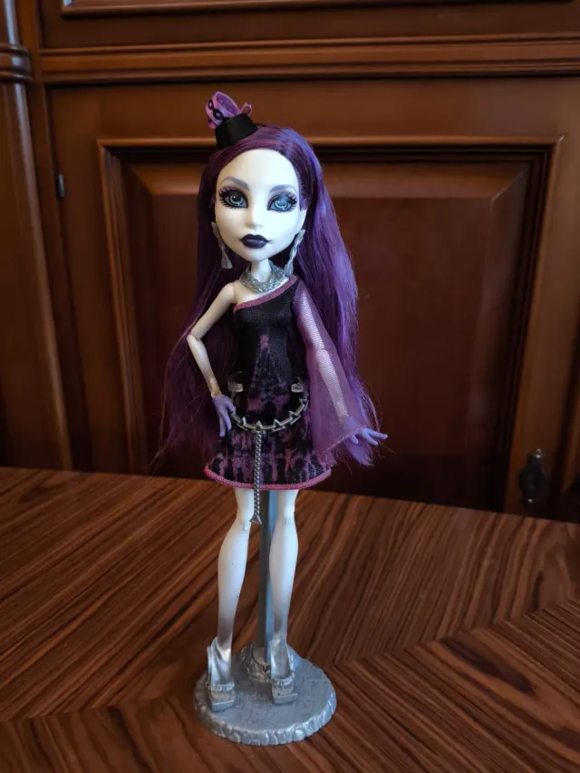 Muñeca Monster High Spectra Vondergeist