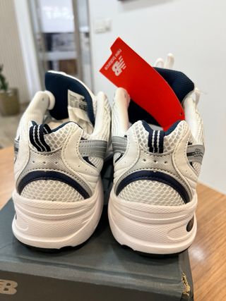 New Balance 530 Talla 41.5 Blanco Plata Azul