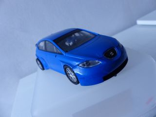 SCALEXTRIC - SEAT LEON AZUL ( CALLE )