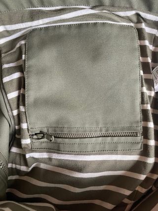 Parka verde con forro de rayas entretiempo 