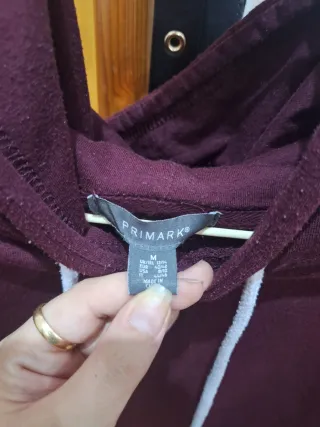 Sudadera corta morada con cordones