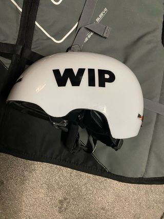 Casco deportes náuticos M-L