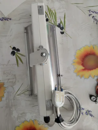 Lampada UV riscaldante in vetro e metallo