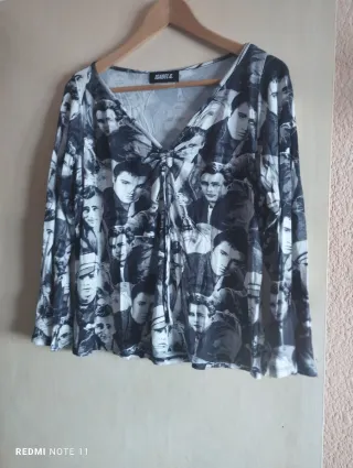 Camiseta Isabel G. Estampado Rostros