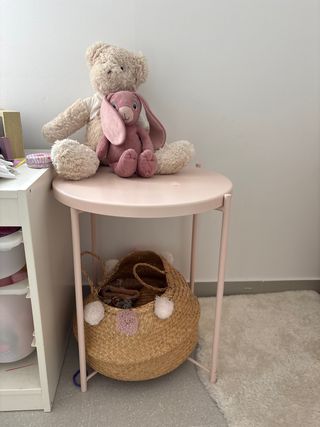Mesa auxiliar rosa metal 