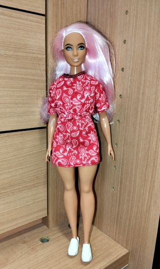 Barbie Fashionistas Curvy