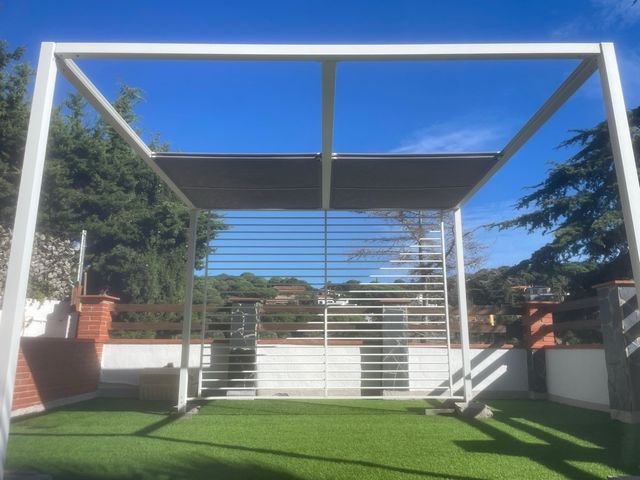 Pabellón metálico blanco