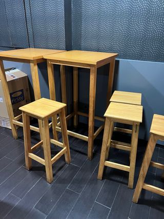 Tavoli alti da bar in legno