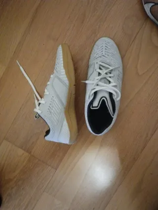 2 pares zapatillas fútbol sala y F11