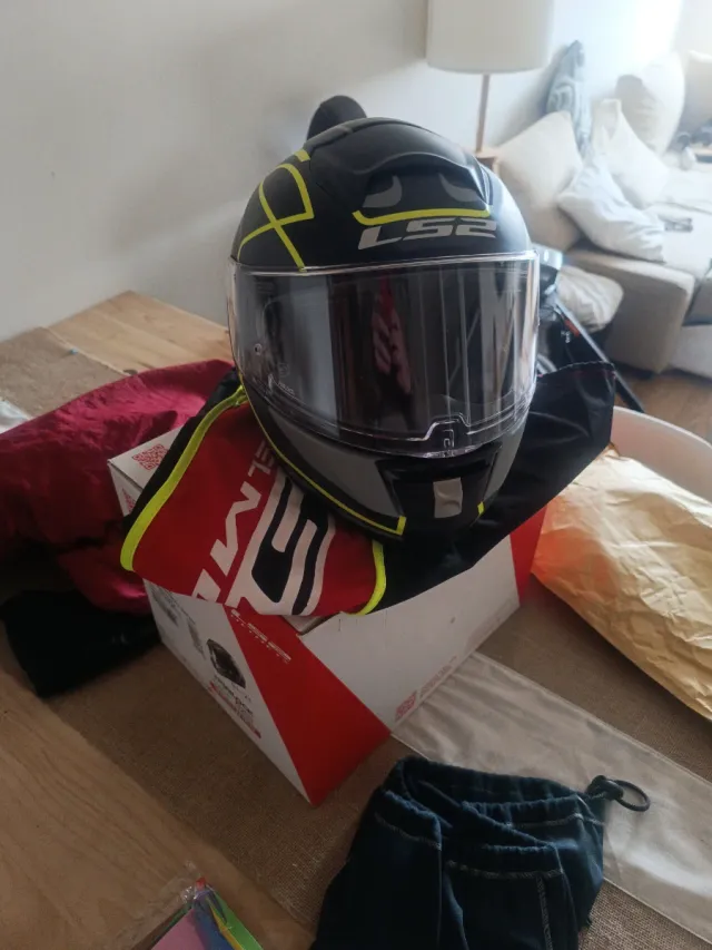 Casco LS2 Talla L Nuevo incluye visera negra