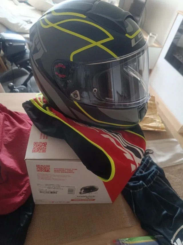 Casco LS2 Talla L Nuevo incluye visera negra