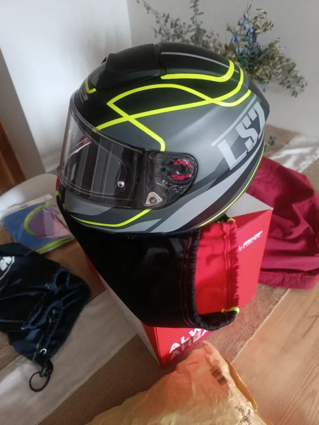 Casco LS2 Talla L Nuevo incluye visera negra