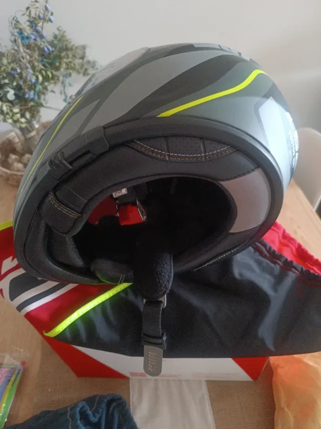 Casco LS2 Talla L Nuevo incluye visera negra