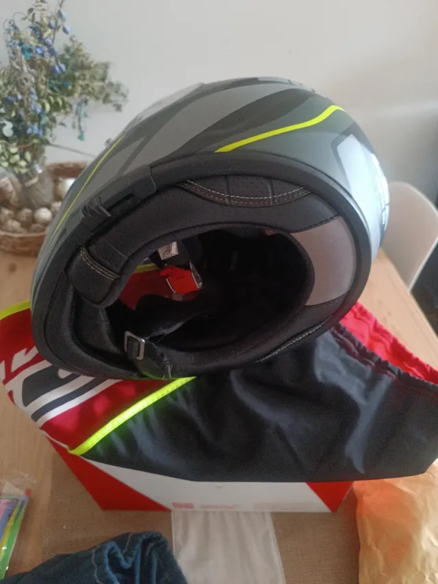 Casco LS2 Talla L Nuevo incluye visera negra