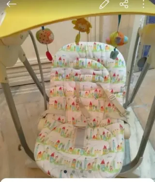 Amaca per bambini con cappuccio e giocattoli