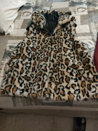 Gilet con stampa leopardata