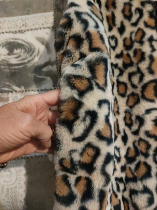 Gilet con stampa leopardata