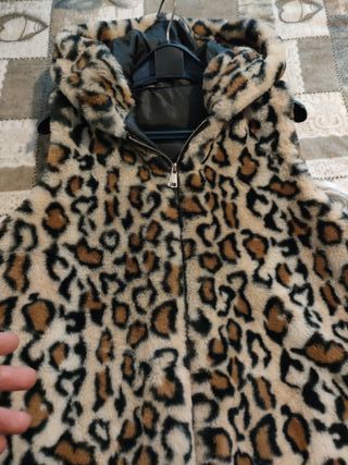 Gilet con stampa leopardata