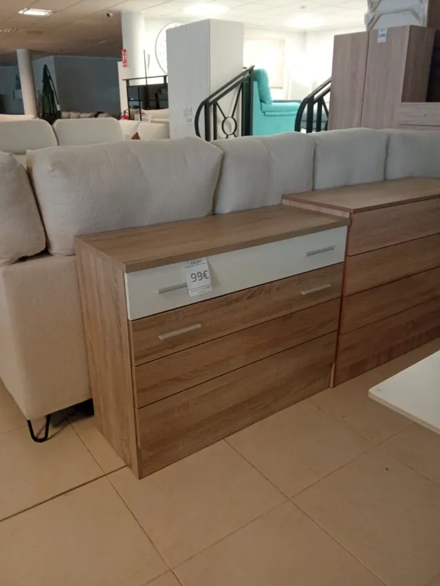 Cómoda de madera y tela