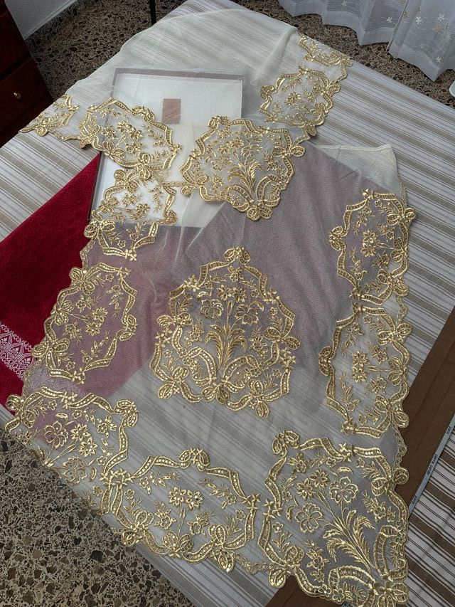 Manteletas Falleras Doradas Sin Estrenar