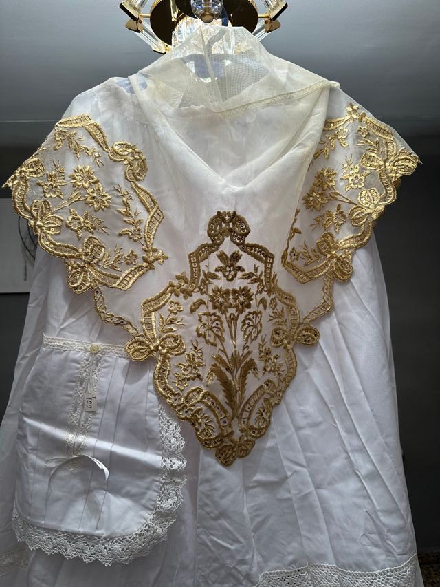 Manteletas Falleras Doradas Sin Estrenar