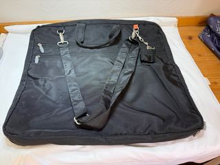 Bolsa de viaje para trajes negra