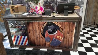 Mobiliario de barbería completo
